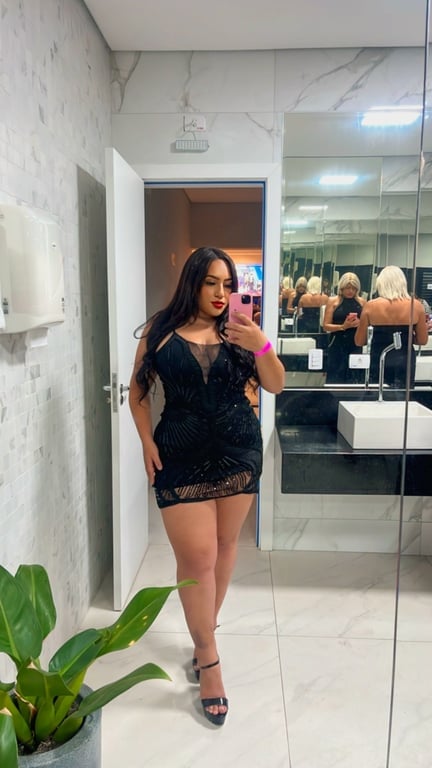 Laura Mattos, sensual, completa e feita para você! 