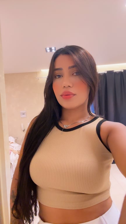 Janna S – Massagens Sensoriais e Relaxantes para Seu Bem-Estar Massagista em Janna S – Massagens Sensoriais e Relaxantes para Seu Bem-Estar Massagista em