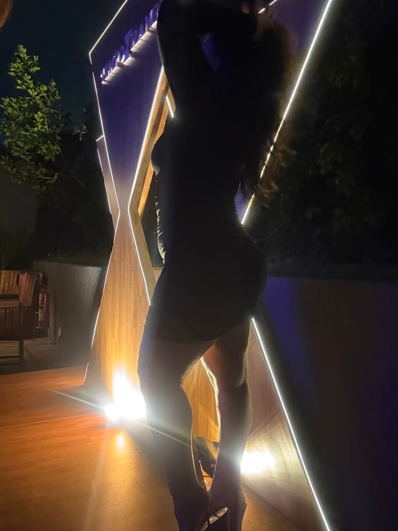 ANA . Especialista em Massagem terapêutica e nuru