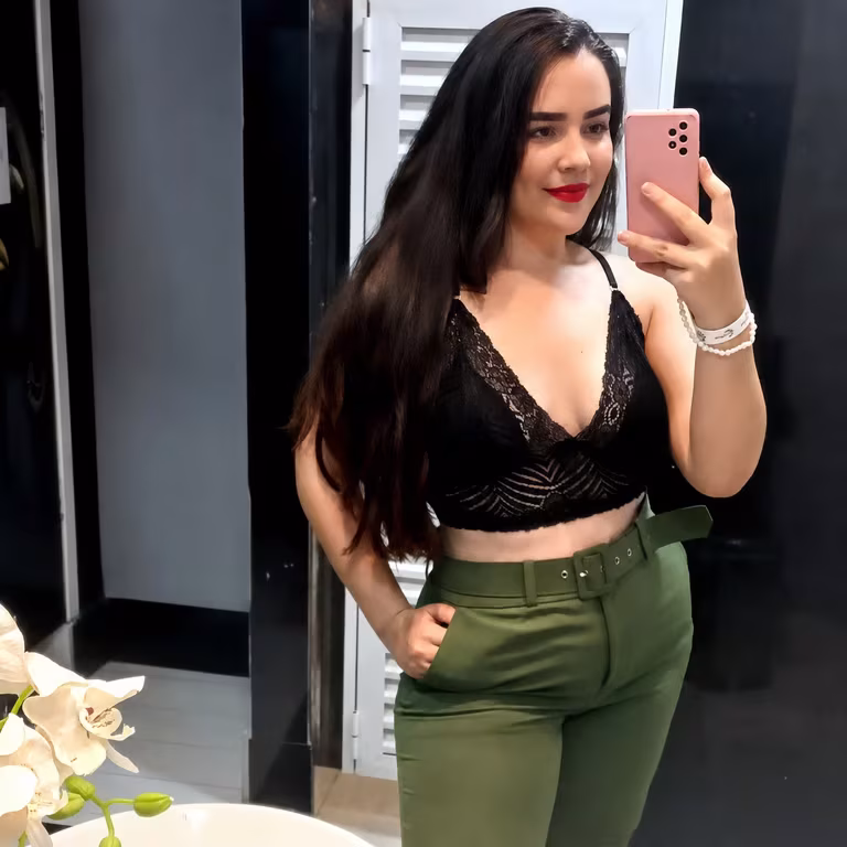 Mirela Souza Massoterapeuta Tântrica