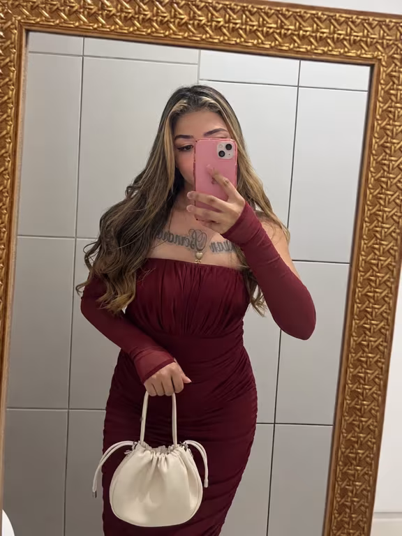 Mirela massoterapeuta venha ter um momento único e inesquecível Massagem