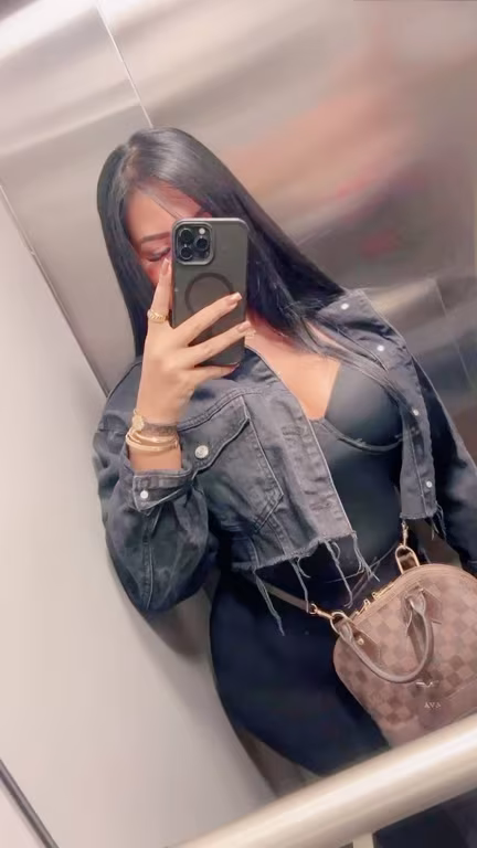 Mestiça Massagista Profissional Atenciosa Especialista em Nuru Massagem nuru em
