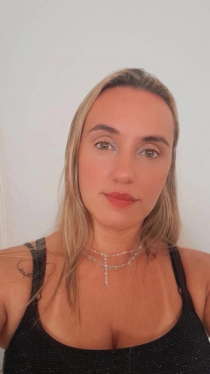 Olá meus queridos, muito prazer, me chamo Evelyn Massagem sensual em
