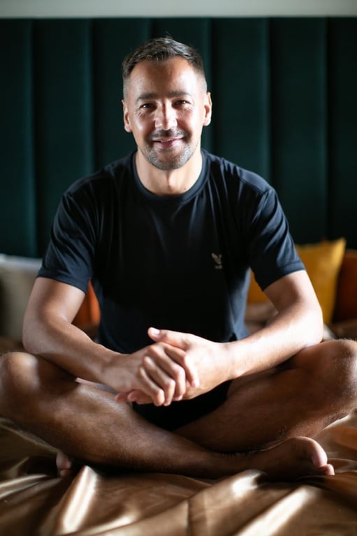 Terapeuta Ney Silva A potência do toque consciente Massagista