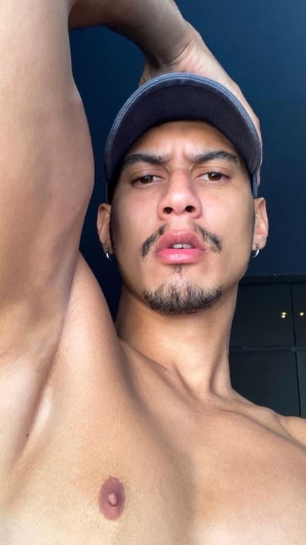 Brendon massoterapeuta- tantra e sensuais Massagem