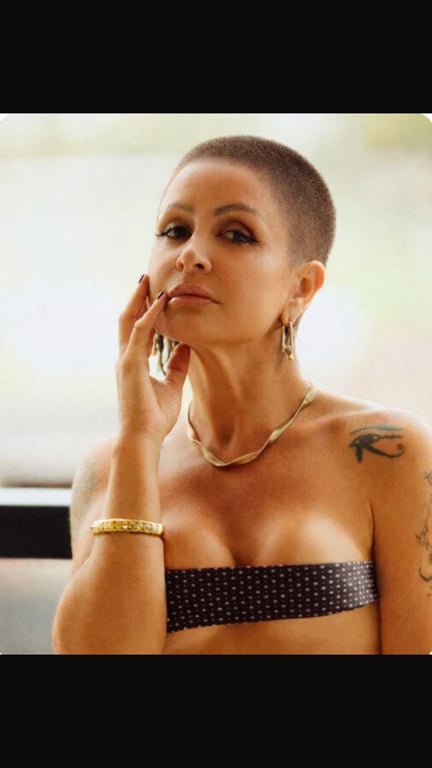  Núbia - O toque da Deusa, sensualidade e presença erótica. 