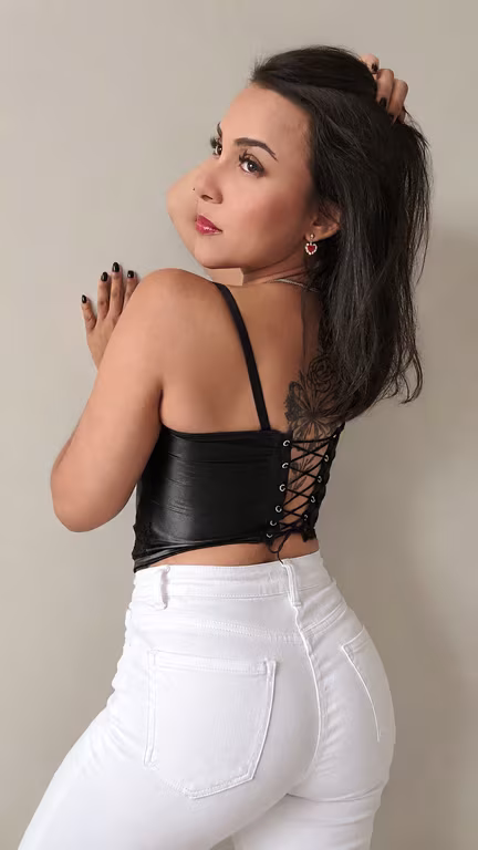 Agata Lira, massagem relaxante, tântrica, tailandesa, nuru