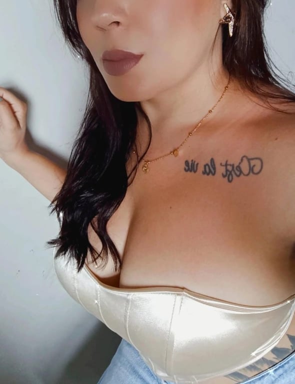 Massagem completa, vem relaxar comigo.