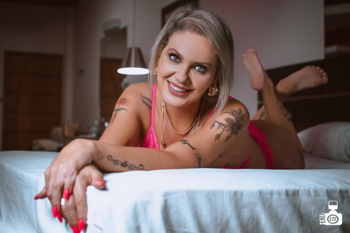 Mel Loira - Massagem com Dedinhos atrevidos e muito mais 