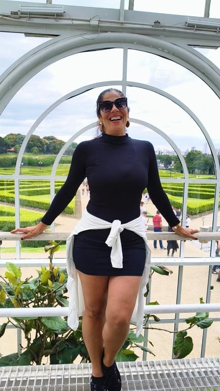 Olá, sou Vevê e trabalho com vários tipos de massagens. 