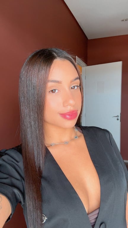 Mariana Alves – Massoterapeuta Onde o relaxamento encontra o desejo.