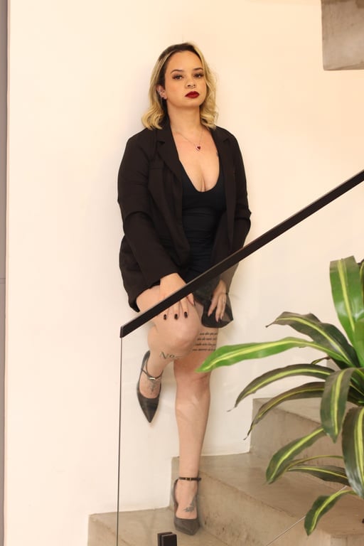 Suzanna Depiladora e Massoterapeuta Profissional! Massagista