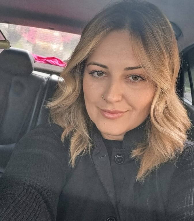 Miriani especializações em massagem tântrica e relaxante Massagem tântrica em