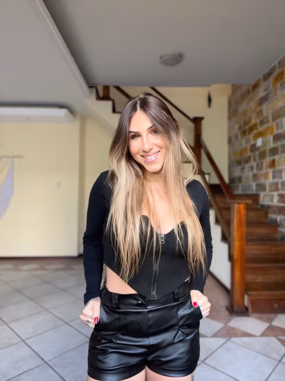 Dayana Especialista em massagens sensoriais Massagem nuru em