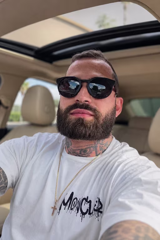 Terapeuta Ragnar Massagem