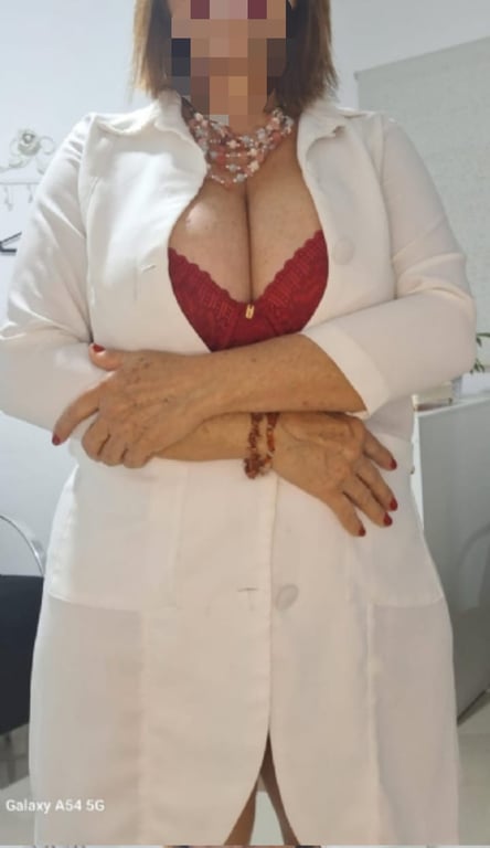 Sou Helena, a Coroa do Bairro Dom Cabral: Massagens Exclusivas para Vo Massagem