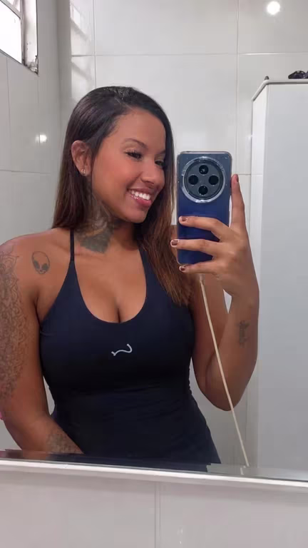 Mia uma experiencia acolhedora, tranquila e profissional Massagem sensual em