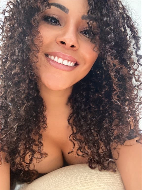 Nayanne massagem particular alto padrão ! Massagem
