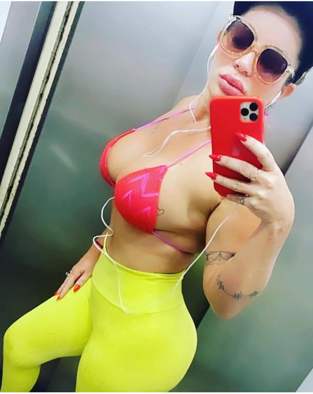 Dani massoterapeuta tântrica e sensual 