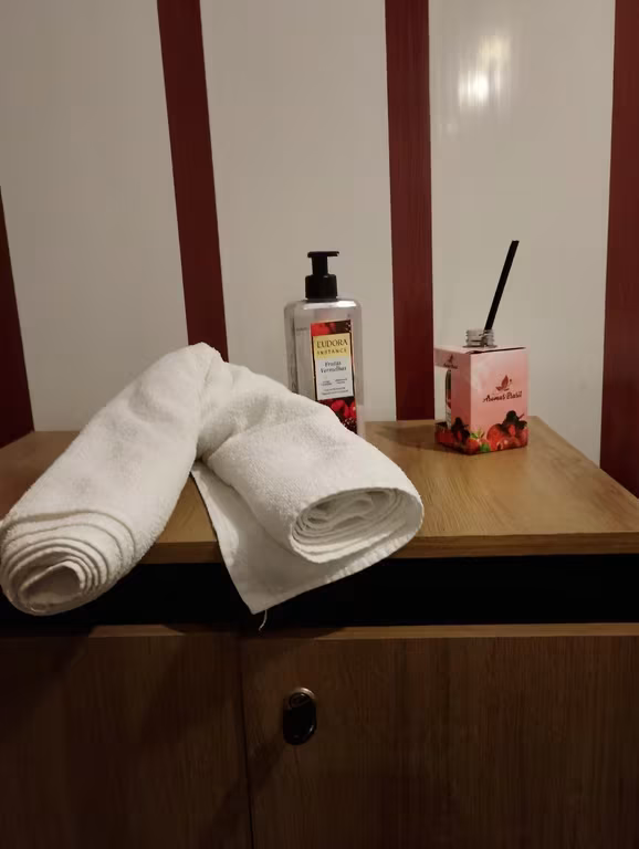 Duda massagens / relaxante_erotica_tira dor Massagista em