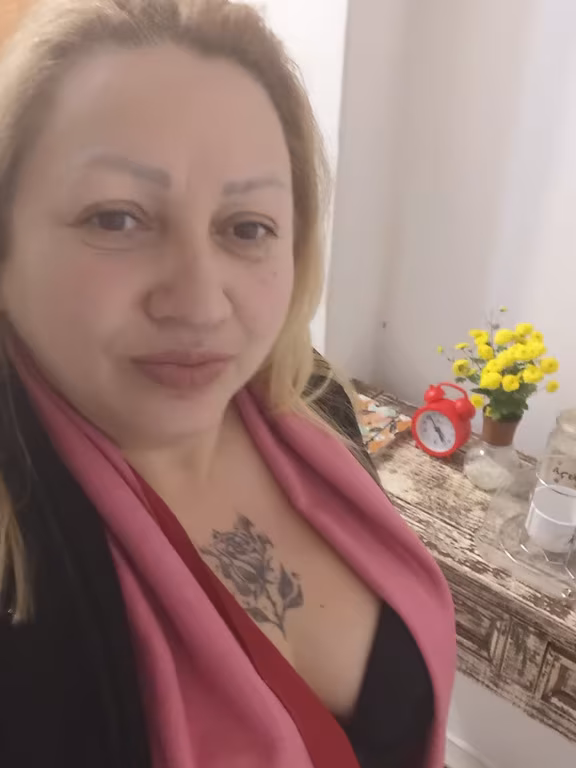 Lise Massagem Tântrica Surya Terapêutica e energética Massagem sensual