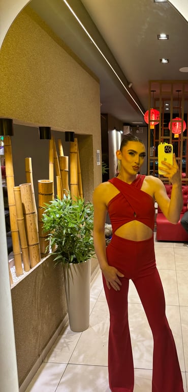Khloe Massagem nuru em