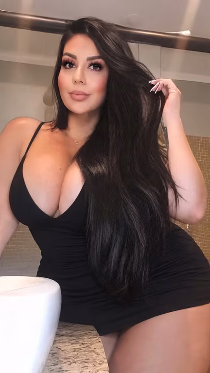 Fernanda Fayad Plus Size para você que aprecia curvas!
