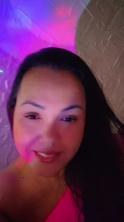 Camille Charme, Mistério e Toques Que Encantam Massagem sensual
