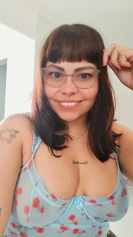 NURU massagem (explícita)