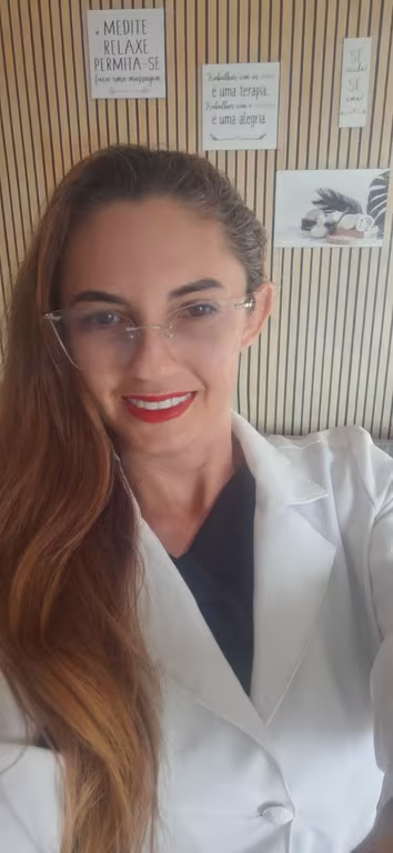 MASSOTERAPEUTA TÂNTRICA / PROSTÁTICA E HOLISTICA Massagem tântrica em