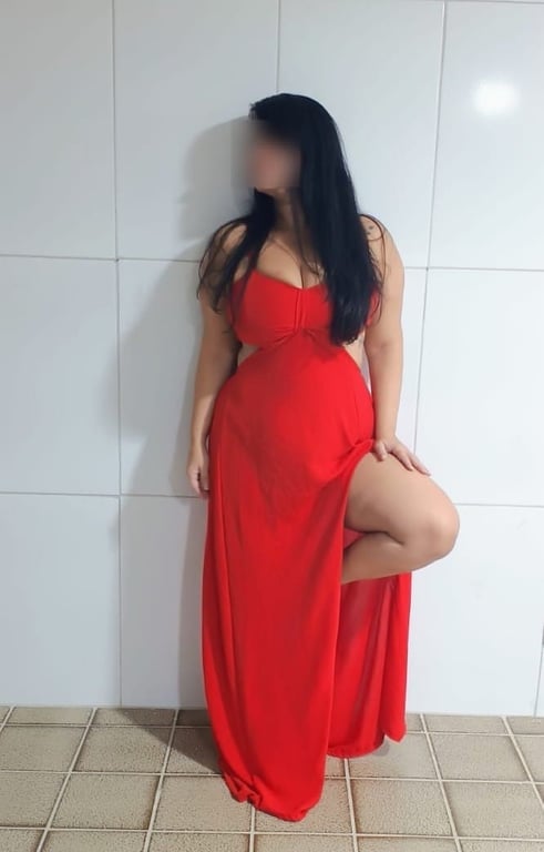 Jade Alencar | Massoterapeuta Especializada em Relaxamento Massagem sensual