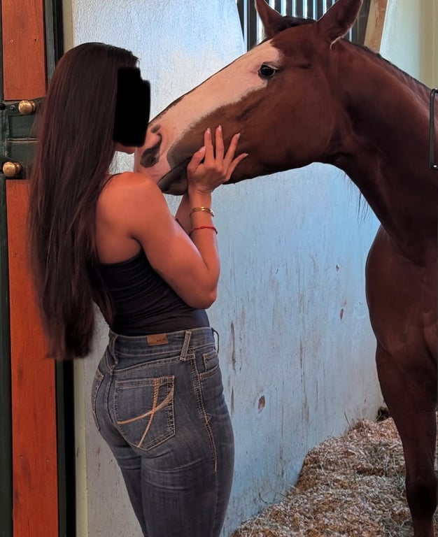 Elisa Sou muito mais do que você pode imaginar! Massagem em Elisa Sou muito mais do que você pode imaginar! Massagem em