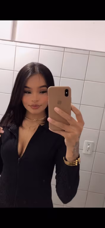 Ayla moreninha, uma companhia agradável e carinhosa Massagem tântrica em