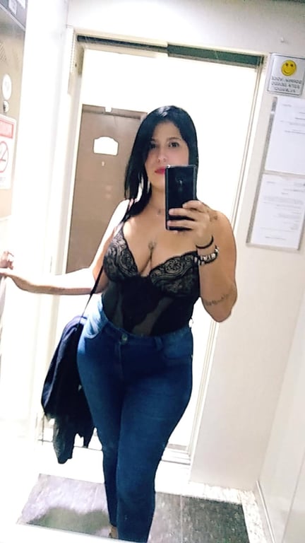 Thais Macedo - Terapeuta Tantrica 