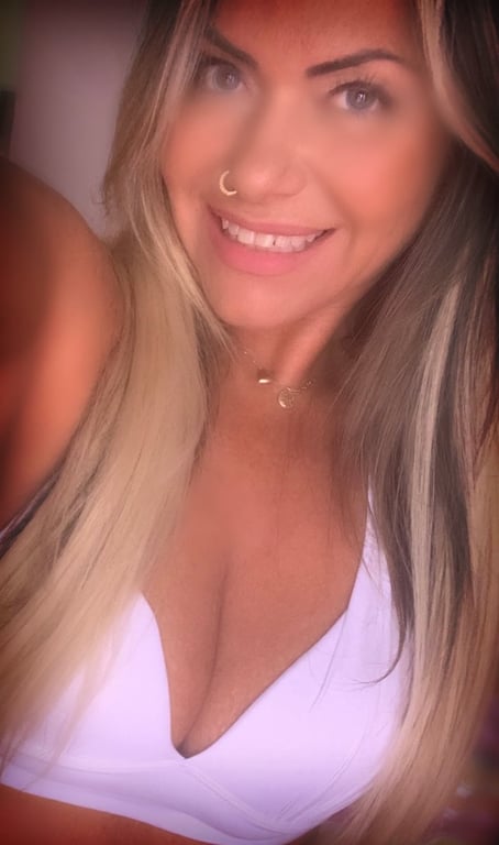 Gisely MASSAGEM SENSUAL,NURU,TÂNTRICA E RELAXAMENTO COM PRAZER