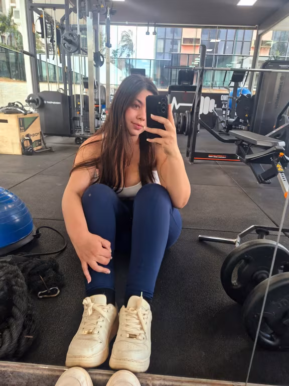 Terapeuta ana clara expecialista em nuru e tantra Massagem nuru
