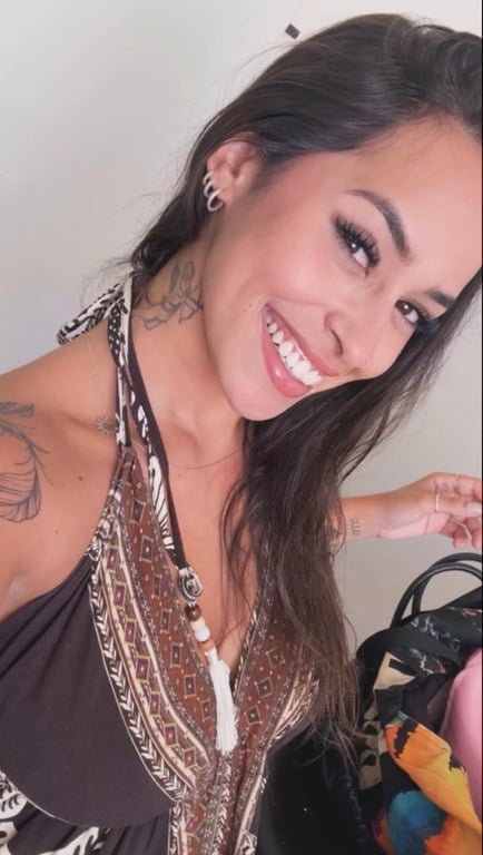 Camila conexão genuína e relaxamento profundo Massagista