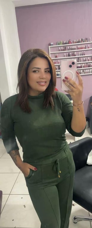 Sarah Narah Tântrica, Nuru, Dominação e Depilação masculina Massagista em