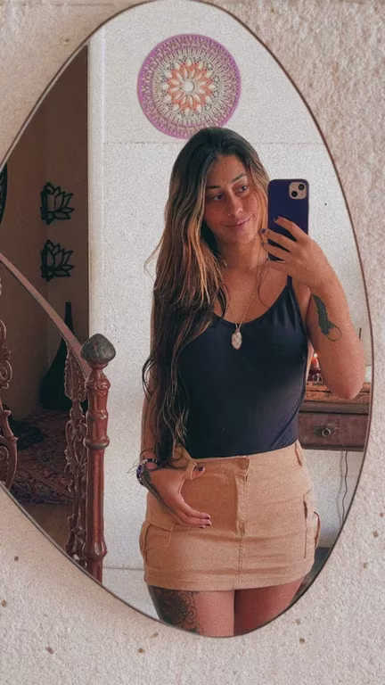 Me chamo Bruna, sou especialista em massagens tântrica,nuru é vivênci. Massagem tântrica