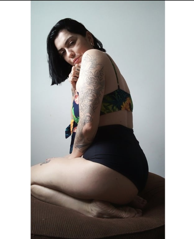 Sabrina terapeuta/ Nuru + tântrica Mãos de fada Massagem tântrica