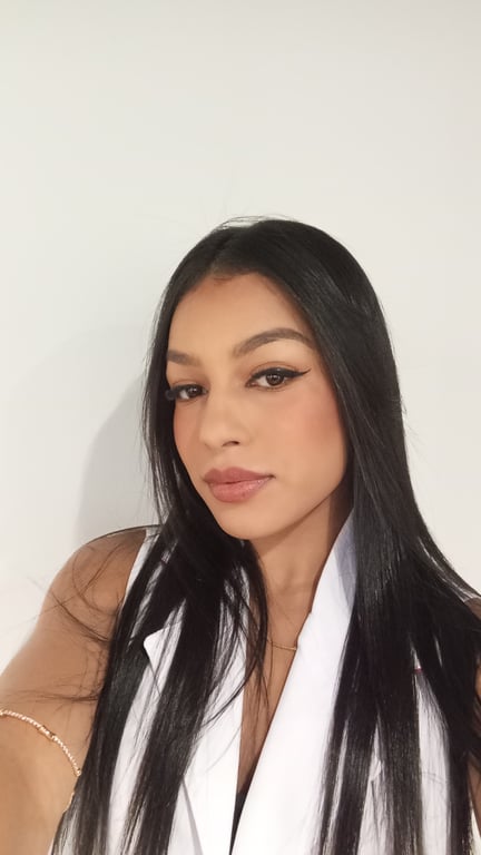 Leticia Massagem Tântrica Sensual •SESSÃO A 4 MÃOS · TANTRA ENERGÉTICO