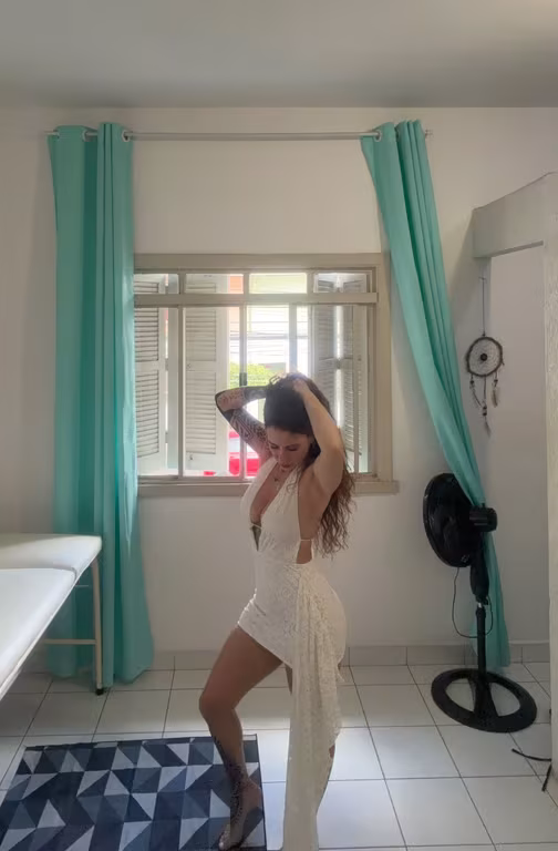Pam | Terapeuta Tântrica e Massoterapeuta Profissional Massagem sensual