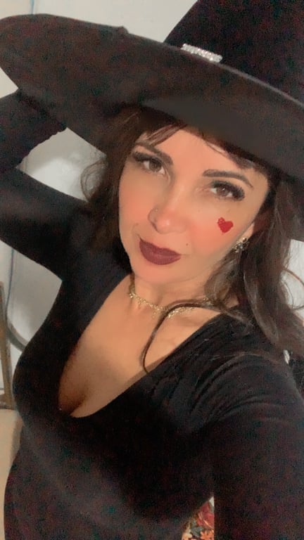 Karina Luiz Massoterapeuta Holísticas Promovendo o Relaxamento Massagem nuru em