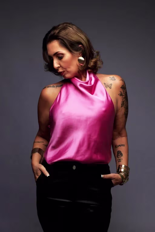 Mia Menezes | Massagens Relaxantes e Eróticas Massagem