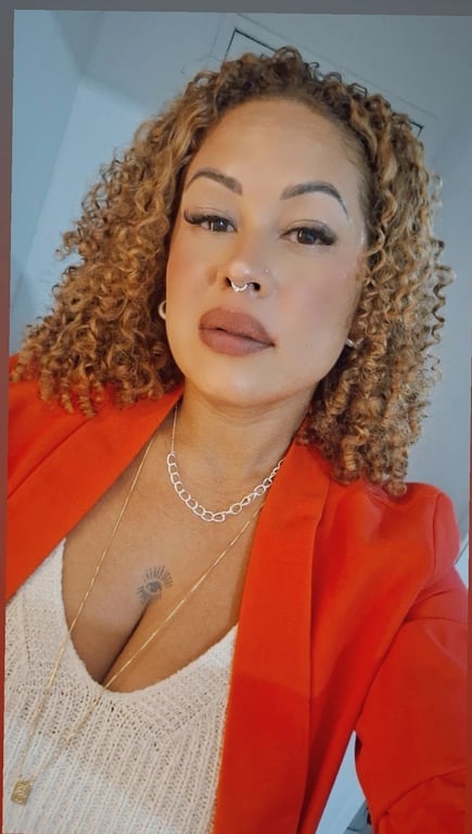 Ruby - Carioca, estilo namoradinha te convido ao prazer.