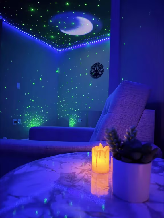Sensuum Spa Com atendimento humanizado. Massagista em