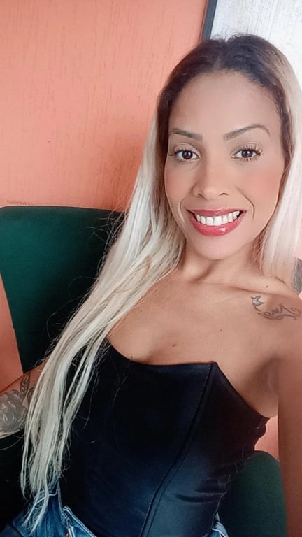 terapeuta Júlia Massoterapeuta - Massagem Relaxante Júlia Massoterapeuta - Massagem Relaxante