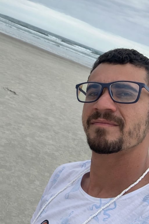 Léo Massoterapeuta | Relaxamento, Conexão e Bem Estar Através do Toque Massagem tântrica em