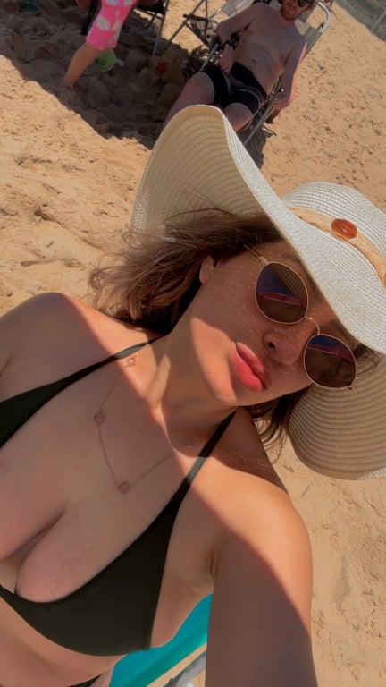 Alice ferraz,venha conhece meu mundo das massagens 