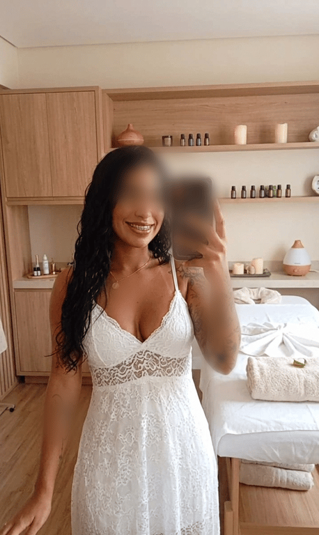 Lara Silva De volta aos atendimentos meus amores Massagem nuru